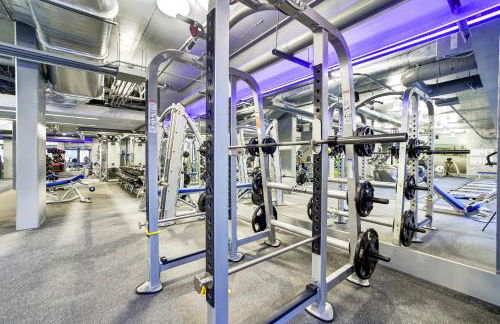 This Apt is Perfect For Business Trips or a Relaxing Vacation - Photo 8