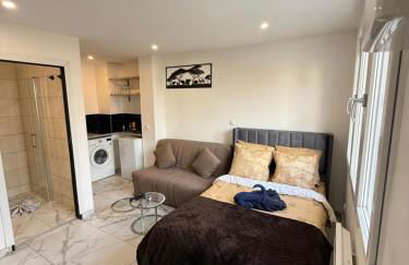 CHARMANTE STUDIO PROCHE PARIs - Foto 4