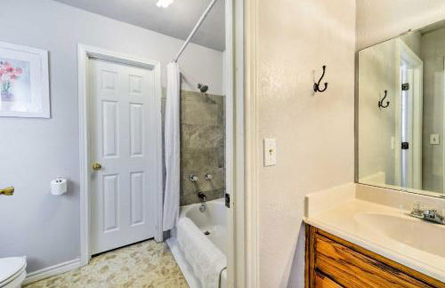 Pet-Friendly Moody Home with Fire Pit and Large Yard! - Foto 14