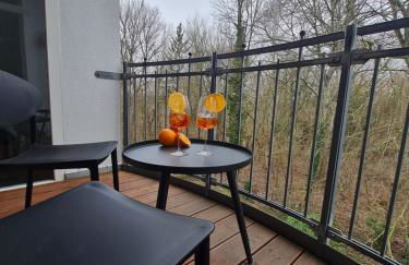Penthouse in Villa am Wasser + Parken + WLAN + Netflix +Kamin - Foto 19