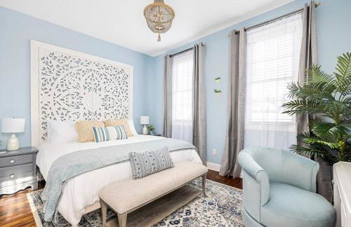 Charming Secluded Courtyard - 1 BLOCK TO KING - Foto 11