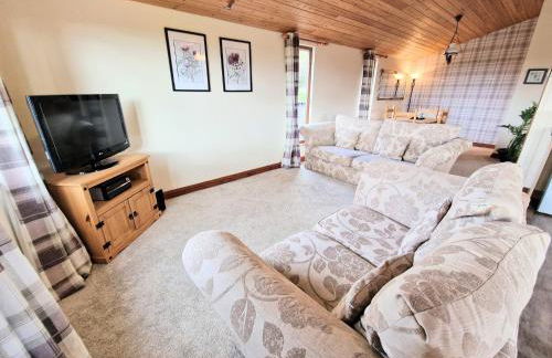 Lomond 6 with Private Hot Tub - Fife - Loch Leven - Lomond Hills - Photo 13