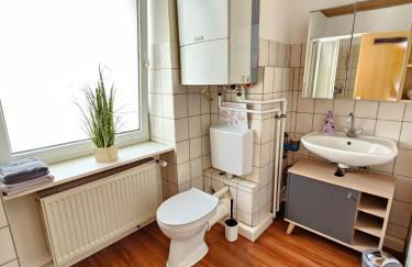 MR Living I moderne Apartments mit Einzelbetten, voll ausgestattete Küche, WLAN, Parkplatz, ideal für Monteure I DI01, DI02 - Foto 22