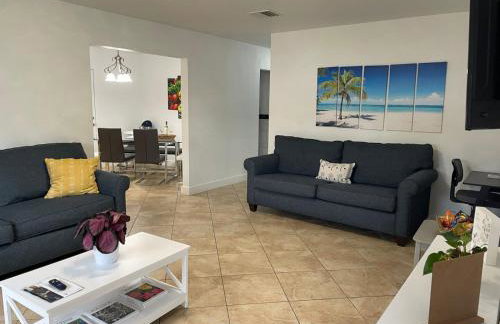 Relaxing Retreat 2BR Oasis with Pool and Outdoor BBQ - Foto 28