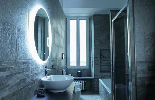 Wonderful downtown apartment-HD NETFLIX, KING-SIZE BED, two minutes' walk from metro - Foto 2