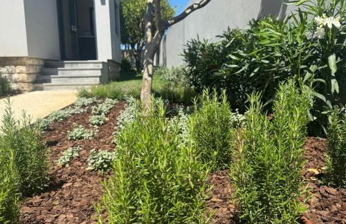 Casa com jardim perto da praia - Foto 7