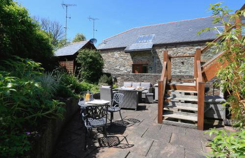 Courtyard Cottage - Photo 32