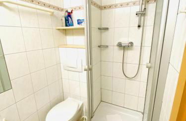 Ferienwohnung Schönblick inklusive Hallenbad, Sauna, Außenpool & Fitnessstudio, familienfreundlich ausgestattet - Foto 4