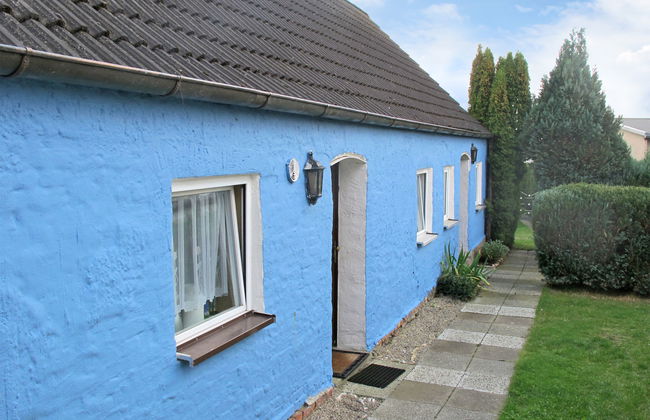 2 bedroom House in Verchen with garden - Photo 1