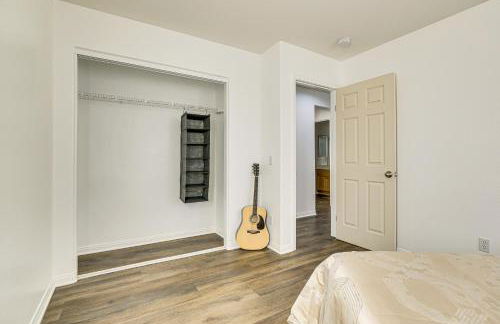 Pool Table and Charcoal Grill Home in Victorville! - Foto 21