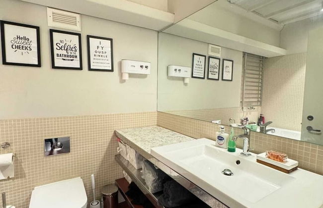 Industrial-chic 1BD Loft by the River Fulham! - Foto 8