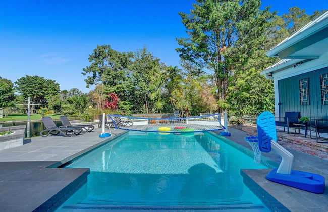 8BR Gem With Pool, Lake View & Tons of Amenities! - Foto 19