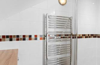 Luxury 4-Bed Family & Group Home-King or Twin Beds-Driveway, Garden-Near Gatwick - Foto 24