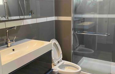 Pool Front Romantic Getaway withPrivate Entry - Foto 21