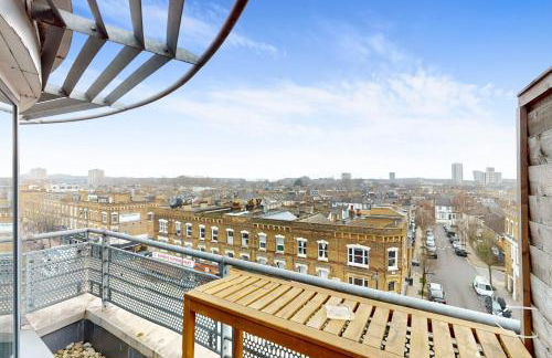 Penthouse Sanctuary with Wraparound Balcony - Pass the Keys - Foto 2