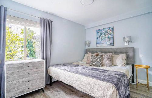 Modern Coastal Downtown, King bed, Work Desk, Kitchen - Foto 9