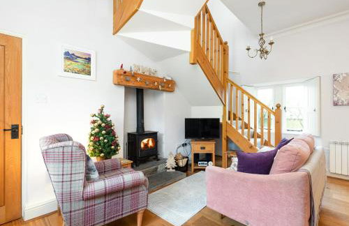 School Cottage - Photo 1