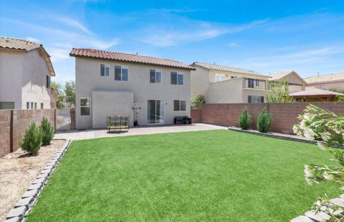 4BR Family Oasis with Gym and BBQ Near Vegas Strip - Photo 42