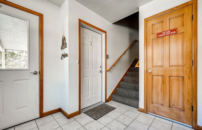 Streamside Lane Condos by CRMR - Foto 3