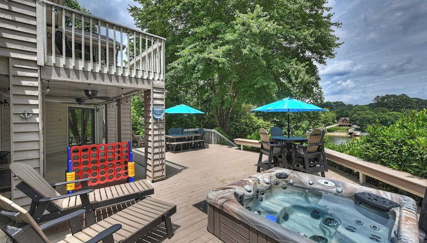 Lakefront w/ Private Dock + Hot Tub Pontoon Rental Butler Bliss by Avantstay - Foto 2, Innenbereich