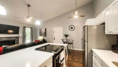 1BD Condo Pool South Irving I40 - Foto 2