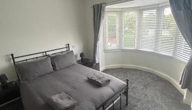 Hellaby House - Photo 5