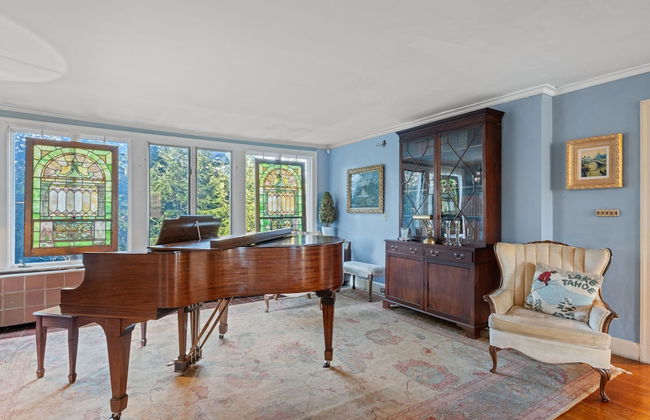 Spacious Dartmouth College Home on Occum Pond - Photo 9