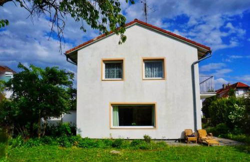 Cozy house with courtyard - Foto 1