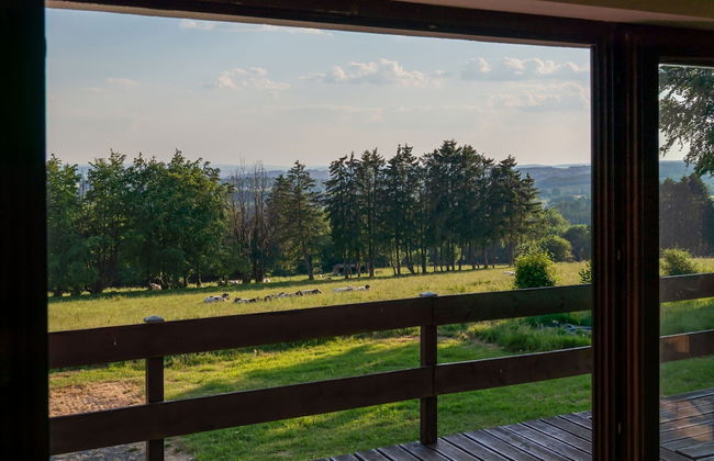 Typical Ardennes Chalet With hot tub - Foto 32