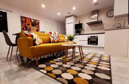 Elviria beach apartment in Marbella - Photo 2