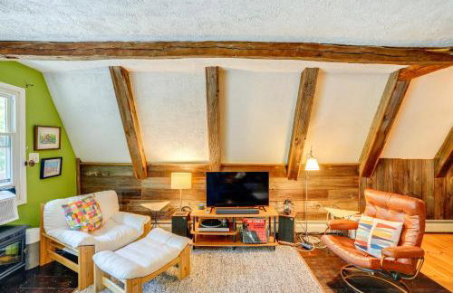 A-Frame Cabin with Furnished Deck in Becket! - Foto 4