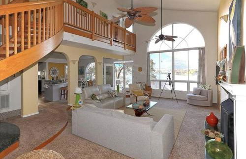 Glenhaven with Exotic Lake View - Foto 4