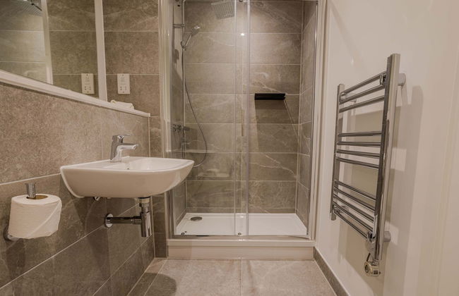 Bianco Suite 2BR With City Views - Foto 13