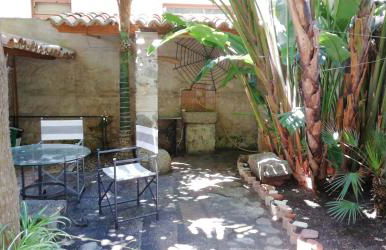 Villino with Garden - Photo 10