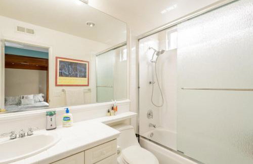 Luxe Family Villa ,116 inch Theater, Yard , Near Beaches - Photo 22