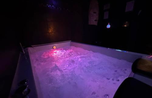 SPA bulles du paradis love room - Foto 23
