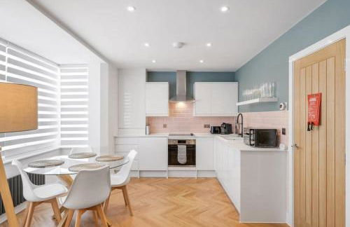 Modern Apartment with Parking nr Seafront - Foto 4