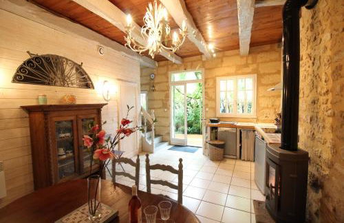 le gîte de Claire maison avec terrasse, calme et confort, lit king size linge fourni - Foto 3