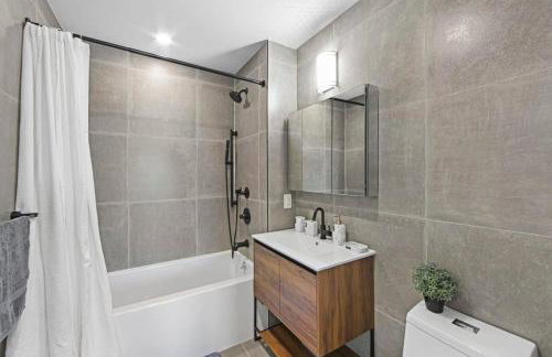 149BK-601 NEW PH 2BR-2Bath Private Rooftop W D - Foto 16