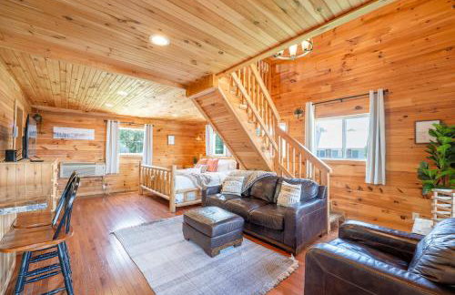 Cloud 9 Cabin with an indoor pool hot tub & fire pit - Foto 7