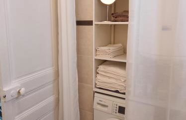 Pretty and quiet top floor 2 bedroom flat in the port area of Nice - Photo 20