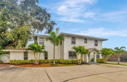 8 BDRM Mansion. 10 MN to Honeymoon Island Beach - Foto 26