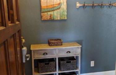 Next to Lake, Pool, 10 Acre Park, 1 Mile to Town, Best Prices - Foto 3