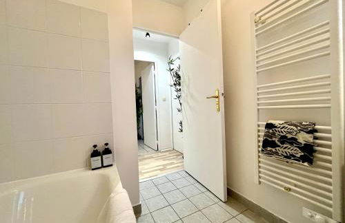 BnGo I Immense RoofTop Lyon I 2 chambres, 4 places parkings, 2 immenses terrasses, 8 personnes - Photo 62