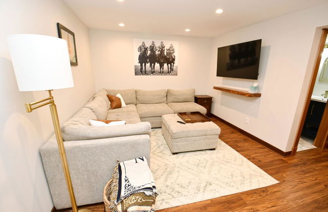 Updated Bungalow Steps to Notre Dame 410 - Foto 10