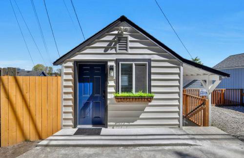 Rucker Avenue Cozy Bungalow - Photo 13