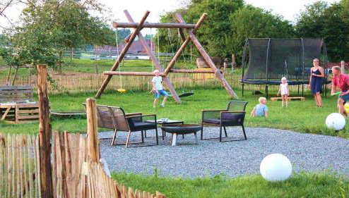 Allgäu Ferienhof Schönberger - Nachhaltige Design Wohnungen bis 6 Personen, Indoor- & Outdoorspielplatz, Lagerfeuer, Brötchenservice - Foto 1, Garden