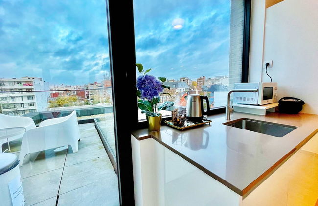 Modern 2BR Penthouse Near Diamond District by Oneluxstay - Foto 27