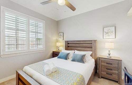 Pool and Outdoor Bar! Spacious Getaway in Sachse - Foto 19