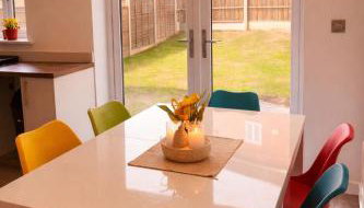 Bright & Spacious 3-Bed Rotherham Home Ideal for Families or Contractors - Foto 3